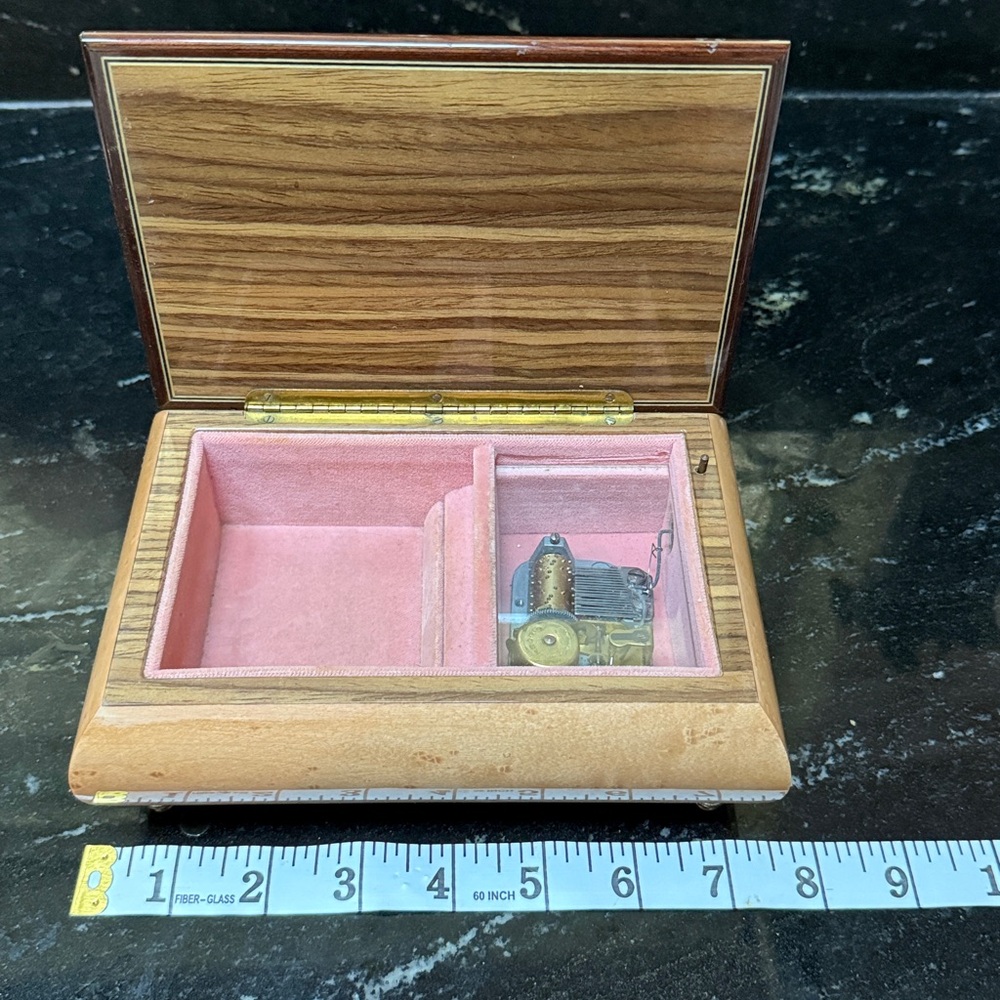Sorrento vtg Music box Swan Lake - Picture 7 of 12